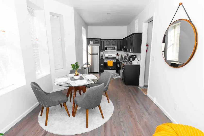 Gorgeous, 2 Bedroom walking distance to GWB! - Image 1