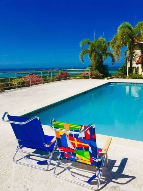 Modern apartment with a pool & amazing views! - Image 1