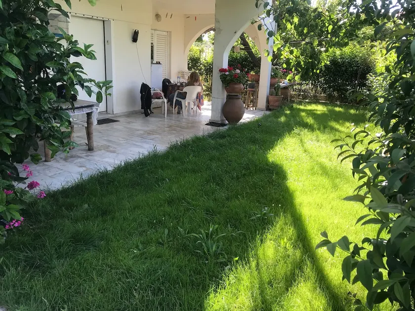 Detached house in Agioi Apostoli, Attiki - Image 1