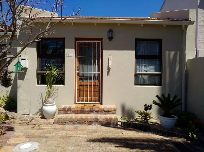 10 On Ou Kraal - Image 1