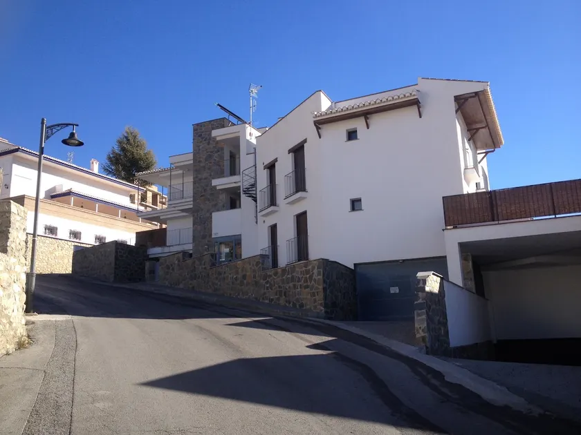 Sierra Nevada Luxury Getaway - Image 1