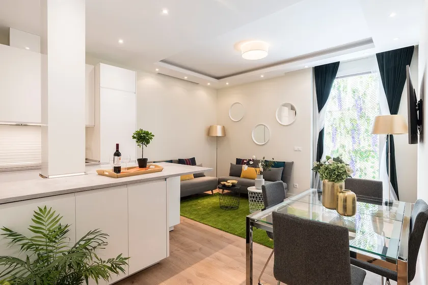 1 bedroom + living room (2 sofa bed) (6 people) - Image 1