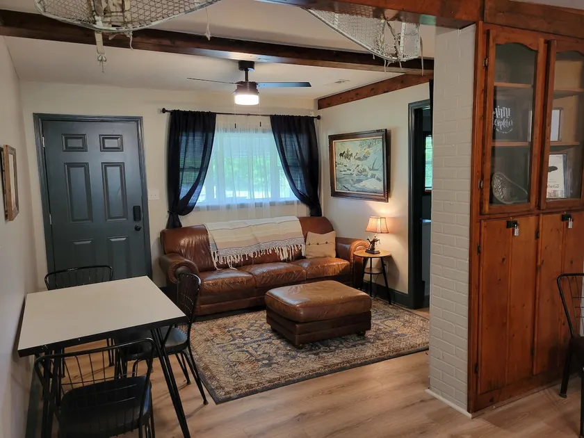 Cozy Country Home Near City - Image 1