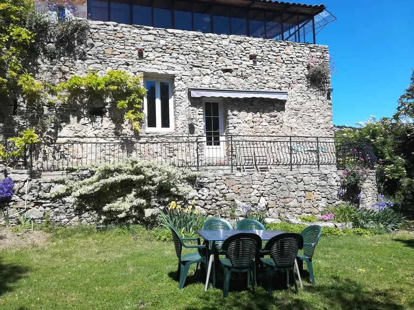 Charming cottage in the vineyards with pool - Image 1