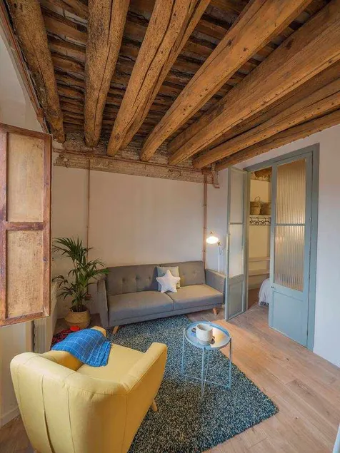 Miquel Martí I Pol Apartments, StancesVic - Image 1
