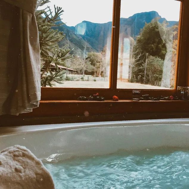 Amora Cabin with Hot Tub - Image 1