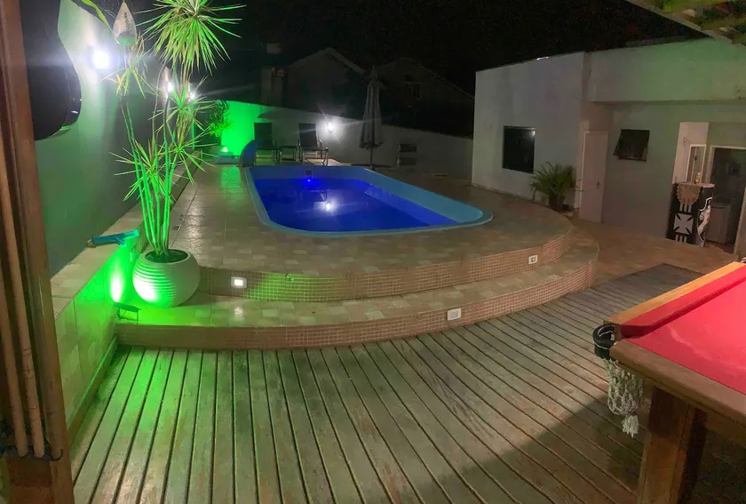 Full house with pool + play area - Image 1