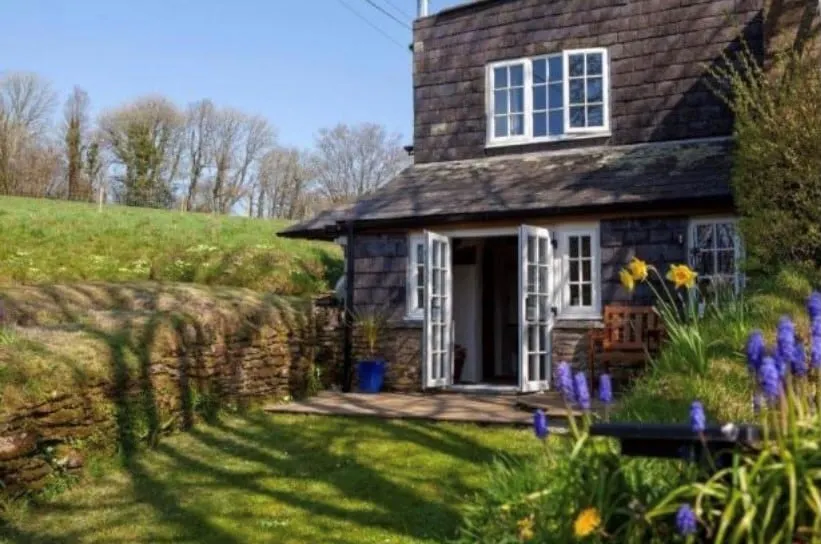 Cosy Cornish Cottage Retreat with Parking - Image 1