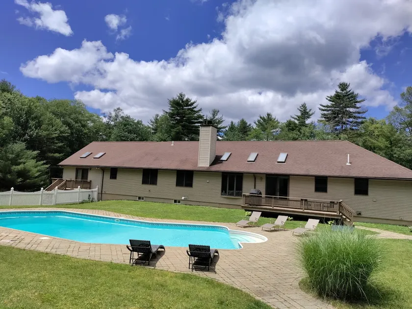 Enjoy our spacious 4 bedroom house with a private pool in a quiet area.  - Image 1