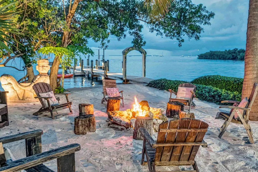 Waterfront private home, pool, dock, sunsets, tiki - Image 1