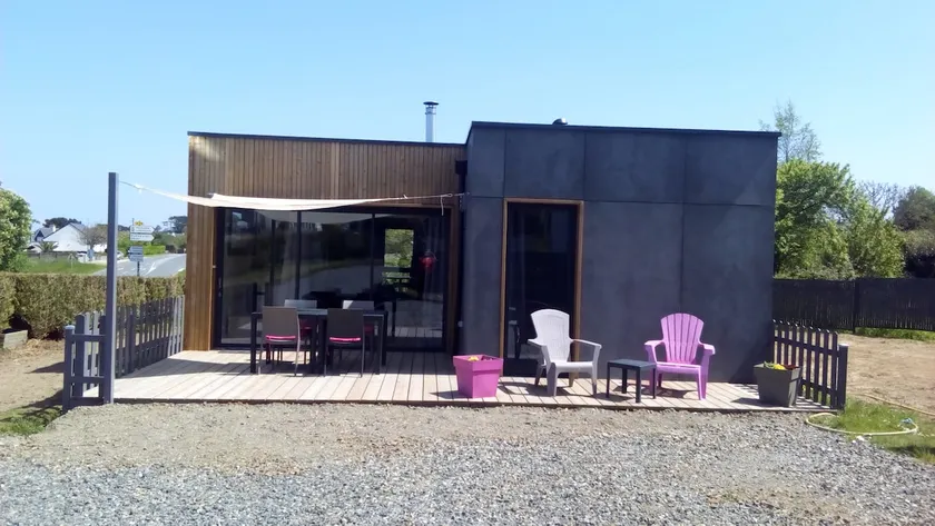 Between Perros Guirec and Paimpol, T2 apartment, 100 m from the beach, private parking - Image 1