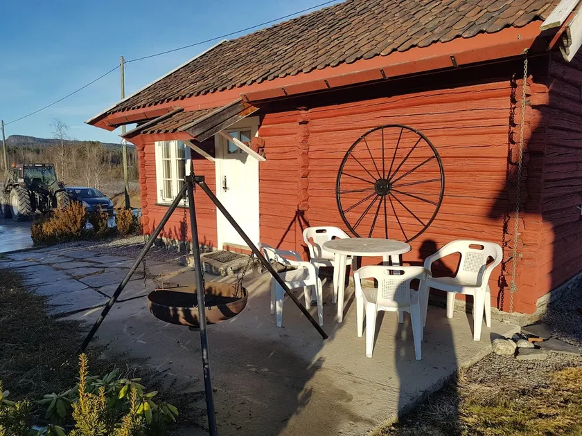 Log house near Vikersund - Image 1