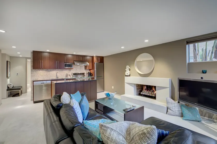 Quiet, Resort Style Suite in Lovely Maple Leaf - Image 1