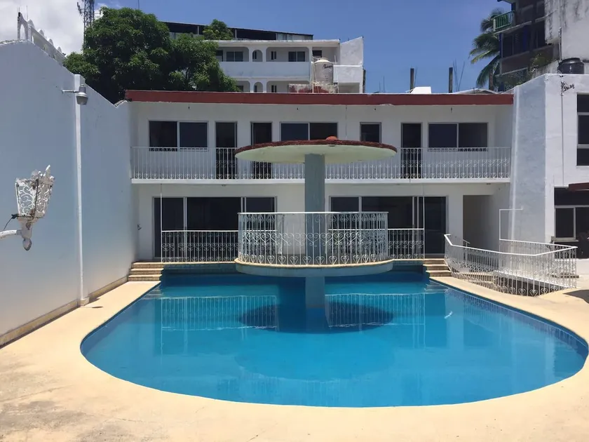 House with a pool, security, garage - Image 1
