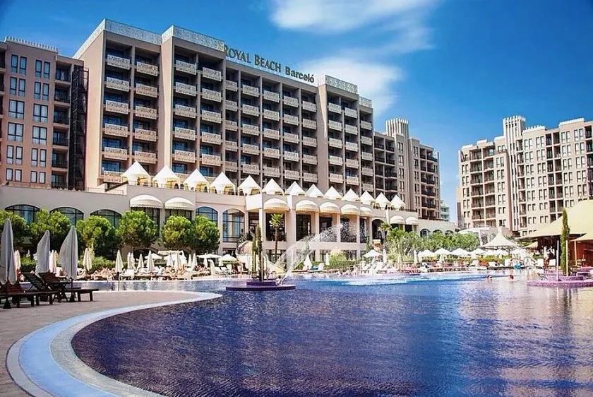 High ground floor apartment, pool view (GS101) - Image 1