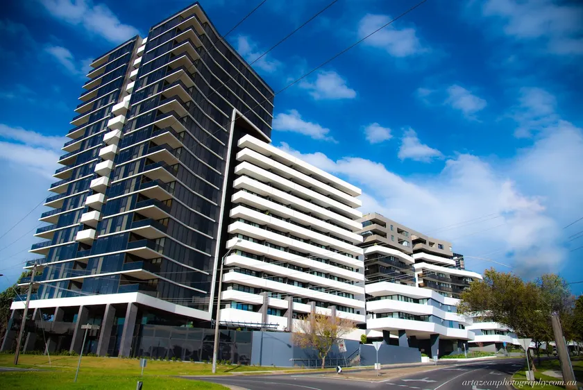 Modern, Clean, Luxury at the Right Price..... - Image 1