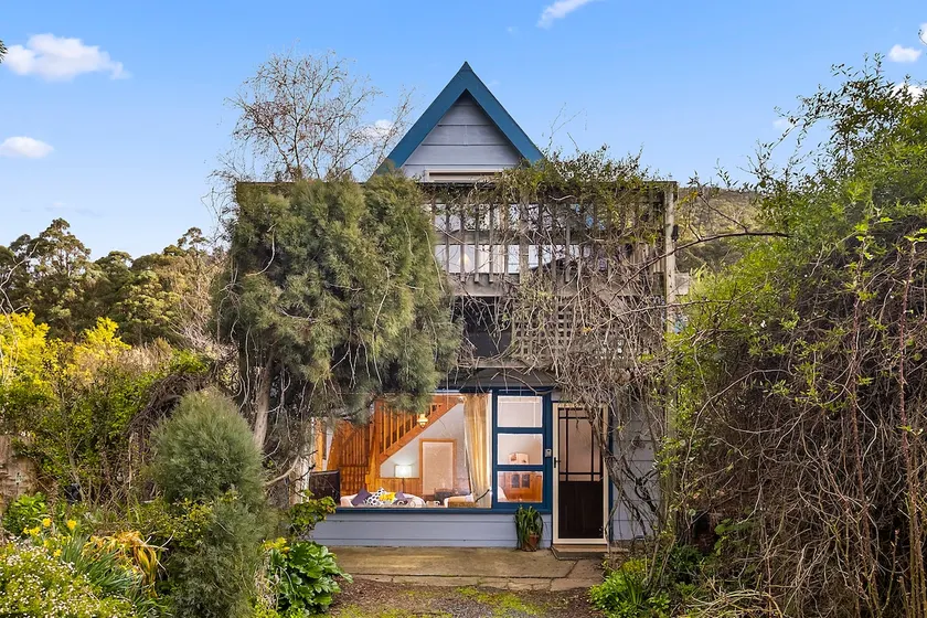 Beautiful Chalet in picturesque Huon Valley. - Image 1