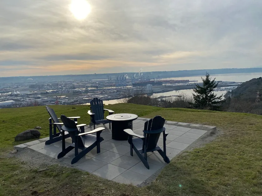 Views of bay, city, harbor & mtns in fab 2br suite - Image 1