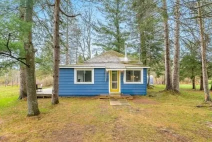 Reay Lake Tiny House - Image 1
