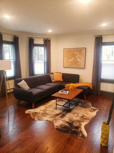 Inman sq luxury Suite - Spacious and modern - Image 1
