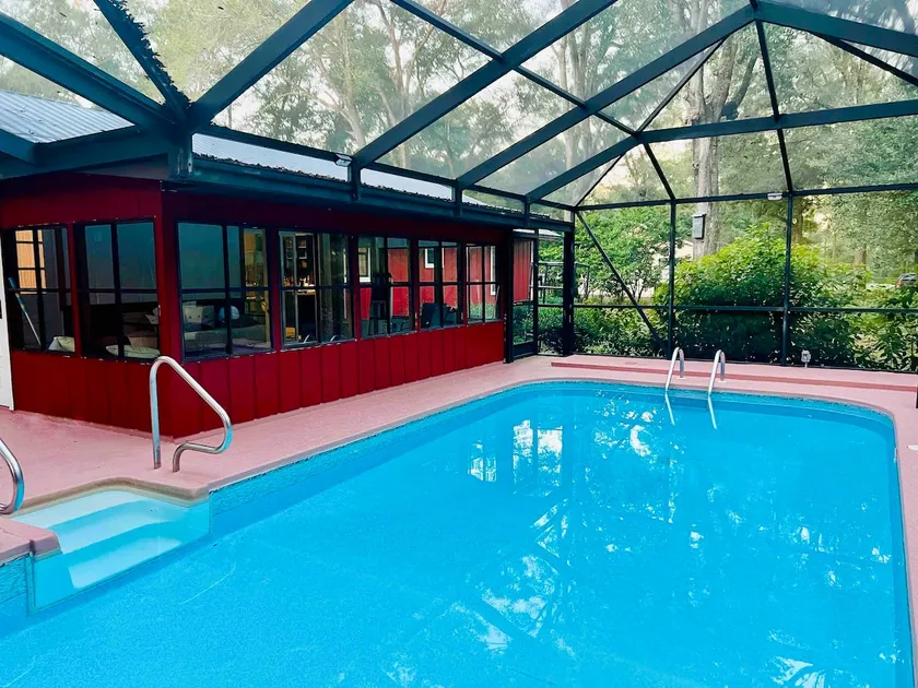 8 min from WEC! Adorable 2BR home with pool - Image 1