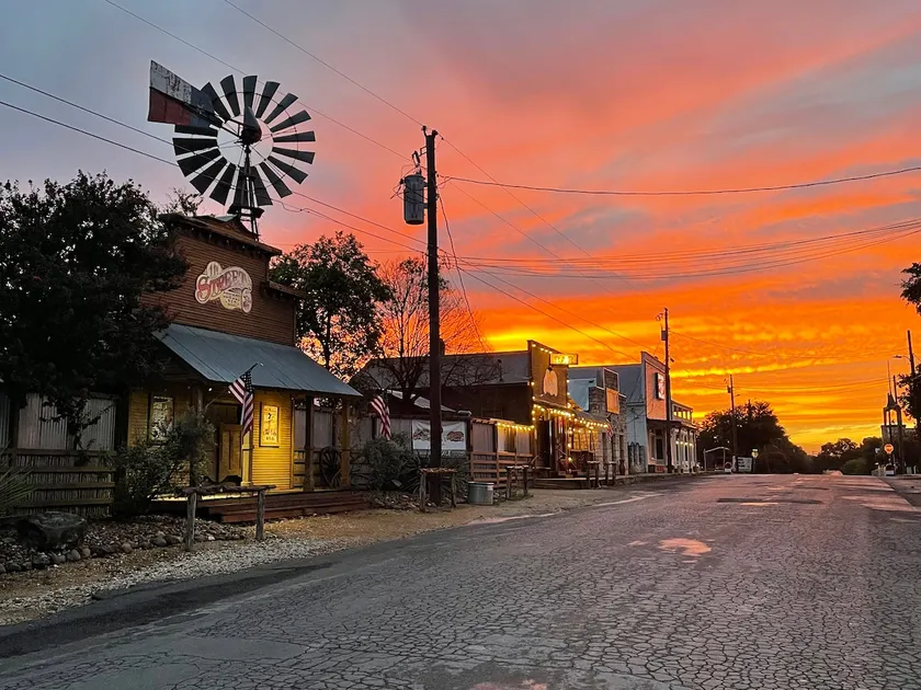 Bandera Country Cottage-Just off Main St. - Image 1