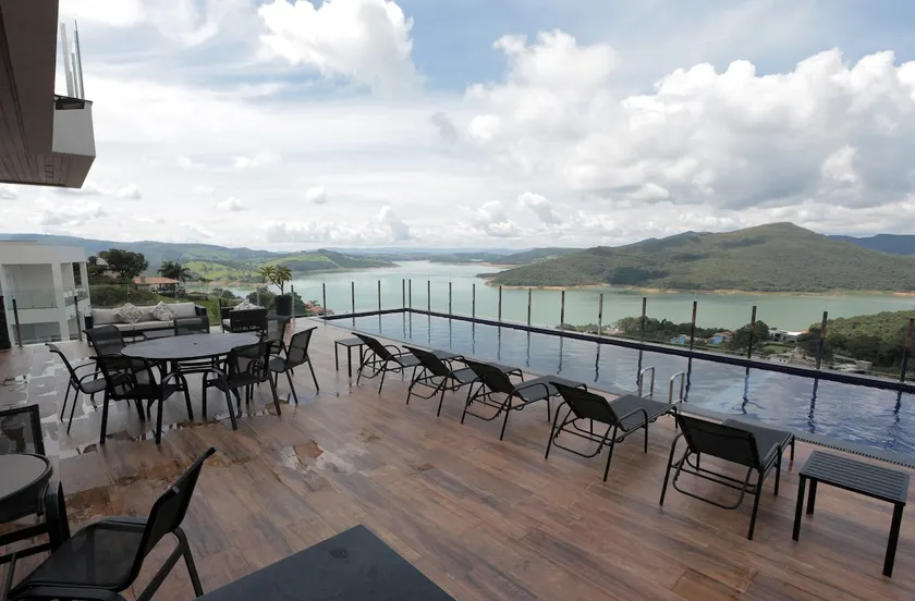 1195 MEGA LUXURY HOUSE ON THE LAKE'S EDGE - CAPITÓLIO - Image 1