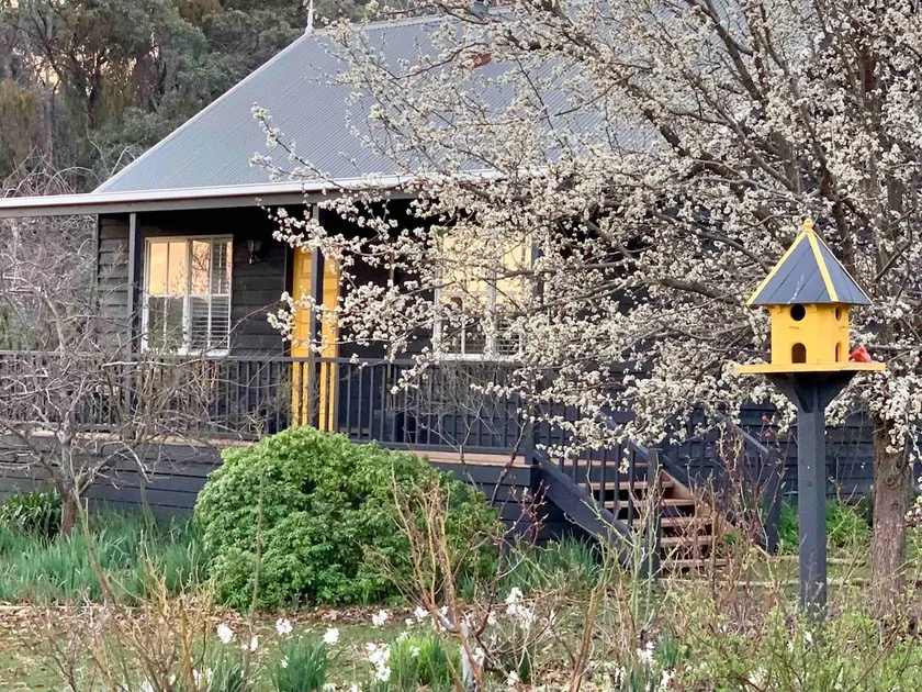 Stephanie’s 1 bedroom pet friendly Cottage. - Image 1