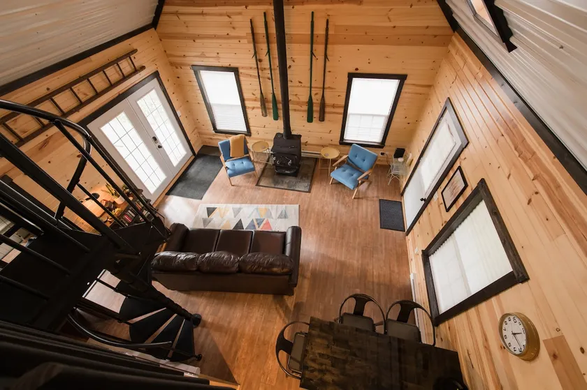 Moon Bay Getaway: 2BR on Lake Wissota with Hot Tub - Image 1