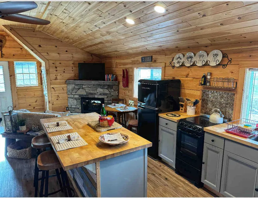 The Loft at Bearpen Mountain--Ski, Hike, Snowmobile! - Image 1