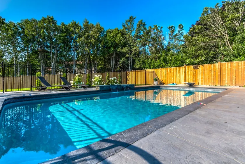 Large Heritage Villa with pool central location - Image 1