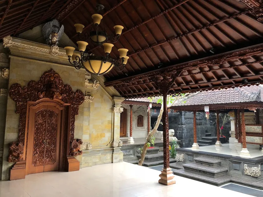 Pujis Homestay with a private pool and garden view - Image 1