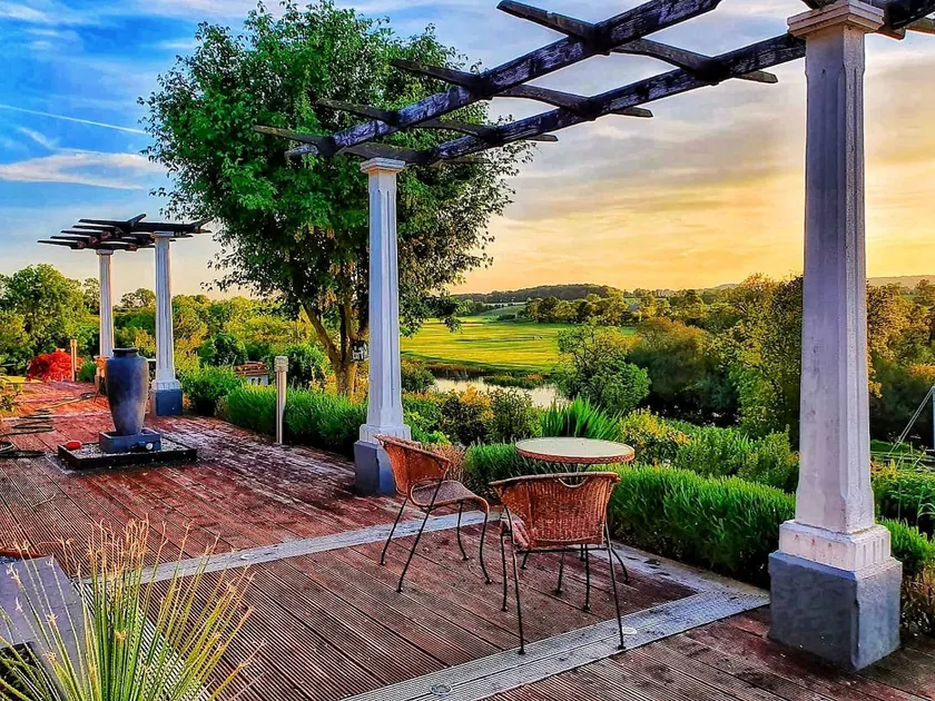 #1 Luxurious Lake Retreat, Breathtaking Views! 5★ - Image 1