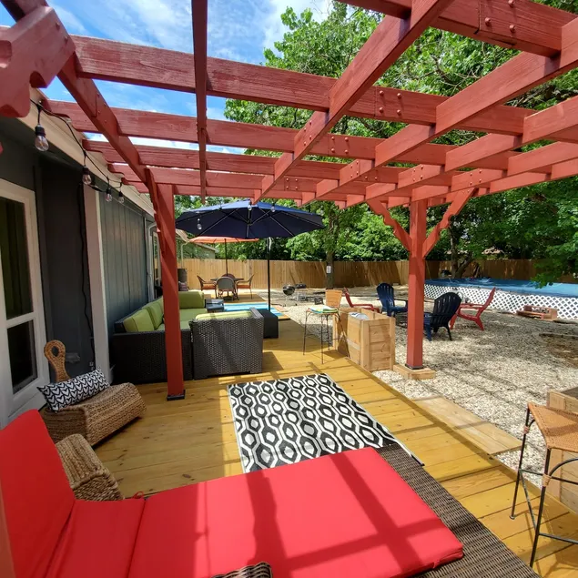 Party with Jaccuzi, Pool, Grill and Games! - Image 1
