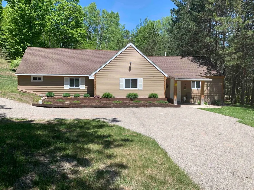 Porter’s Place - cozy and quiet home centrally located in Northern Michigan. - Image 1