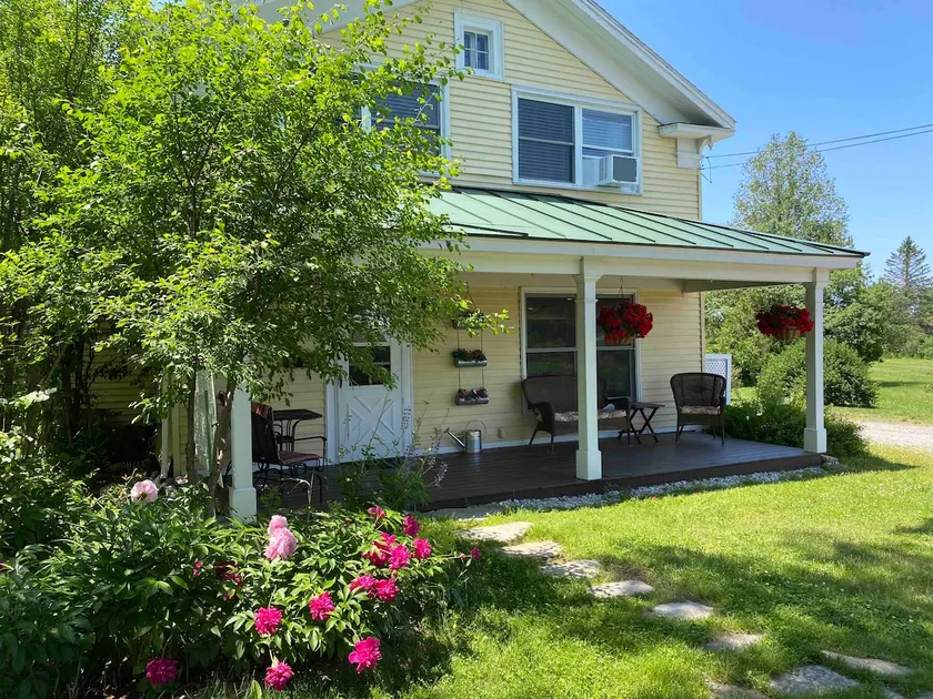 The 1865 Carriage Barn - SAUNA & Meadow Views! - Image 1