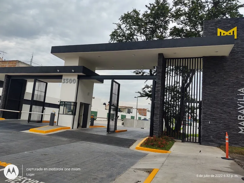 Nice place in the north of the city of Gdl - Image 1