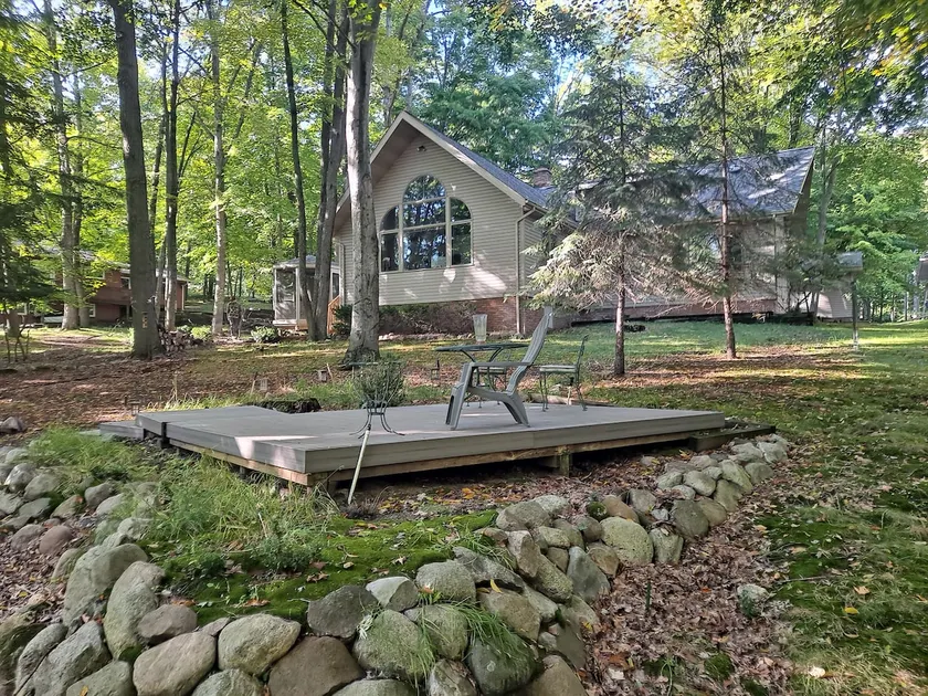 Relaxing 5 bedroom retreat in the woods- Enjoy! - Image 1
