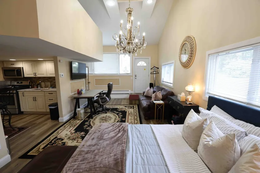 Elegant Loft! Downtown+Parking+45min to NYC+Train - Image 1