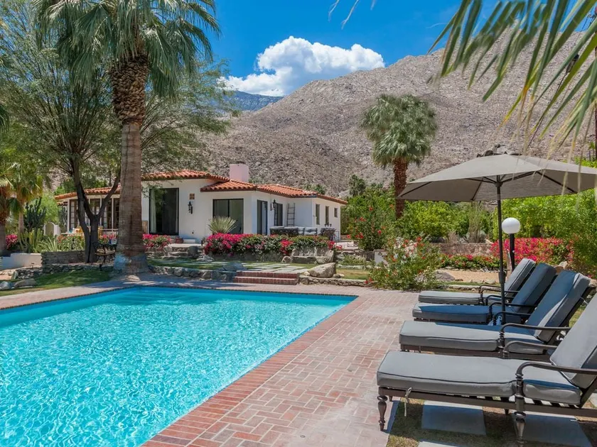 ERSTAUNLICHER LUXUS IM EXKLUSIVEN MESA-BEREICH VON PALM SPRINGS - Image 1