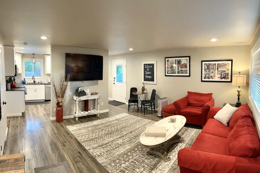 Family & Pet Friendly-3BR, fenced yard, quiet area - Image 1