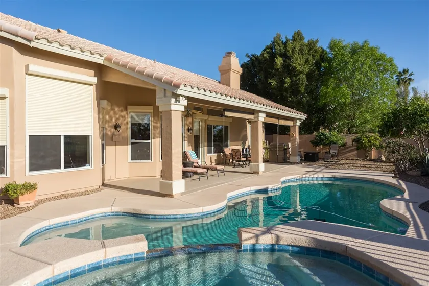 Spacious golf course house with pool heater, spa - Image 1
