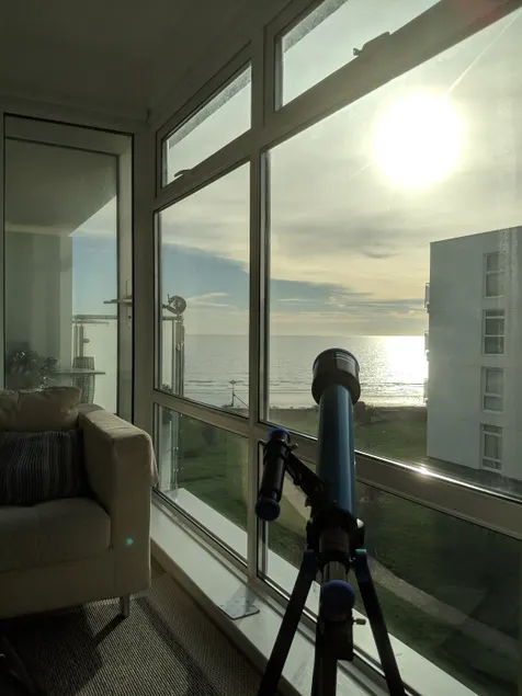 Luxury apartment right on the seafront. Sleeps 4. - Image 1