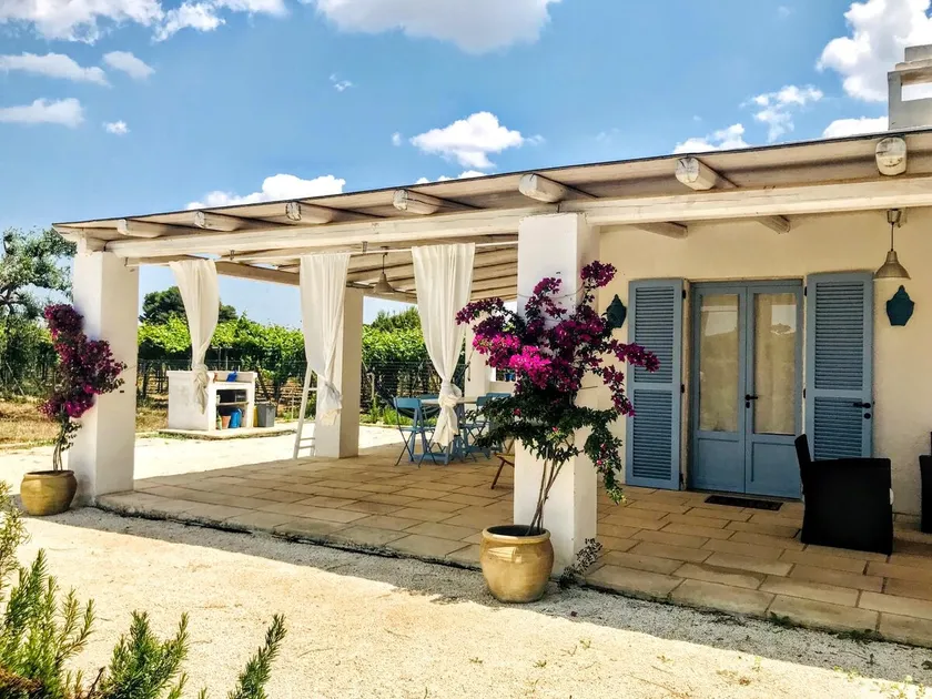villa in the countryside - Image 1
