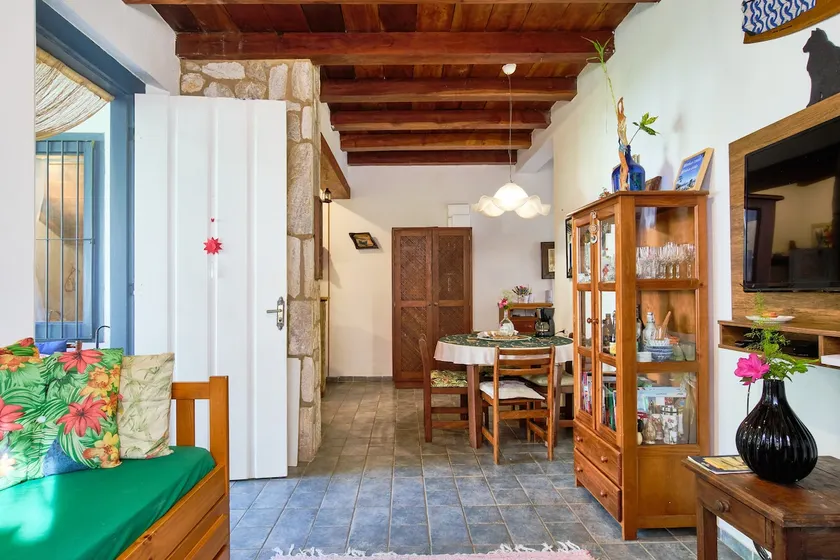 House in a gated community 400 meters from the Historic Center. - Image 1