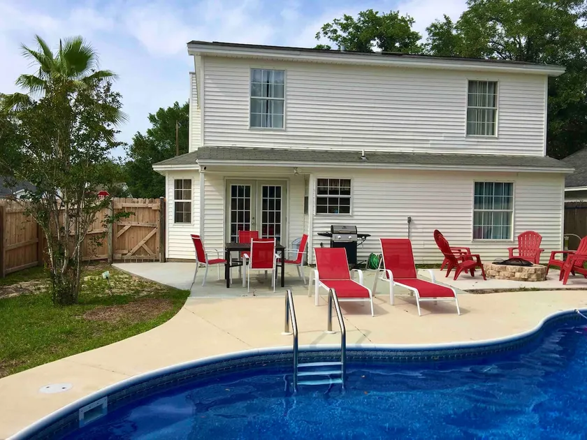 Pensacola Near It All-4BR, Heated Pool, Hot Tub - Image 1
