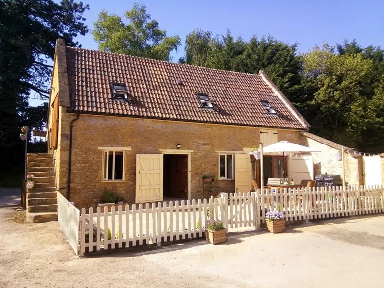 ”The Stables” Spacious 2-bed Countryside Retreat - Image 1