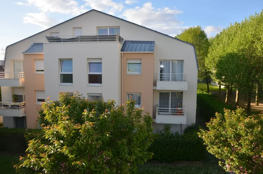 Apartment in Hay-les-Roses - Image 1