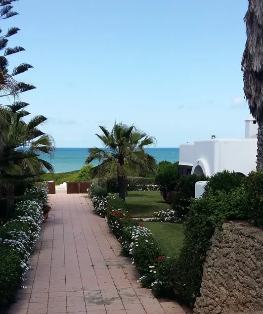 Furnished beachfront villa + Golf and Greenery - Image 1