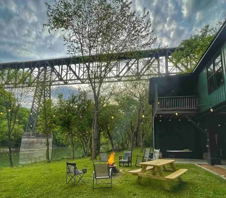 Highbridge River Cabin - Image 1